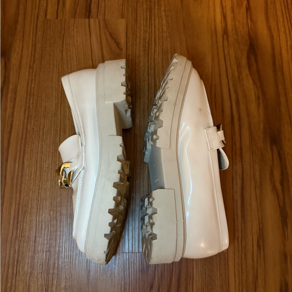 Steve Madden Cream Makira Loafers with Gold Accent - Picture 3 of 4